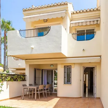 Feriehus Stylish Townhouse In Beachfront Complex Marbella