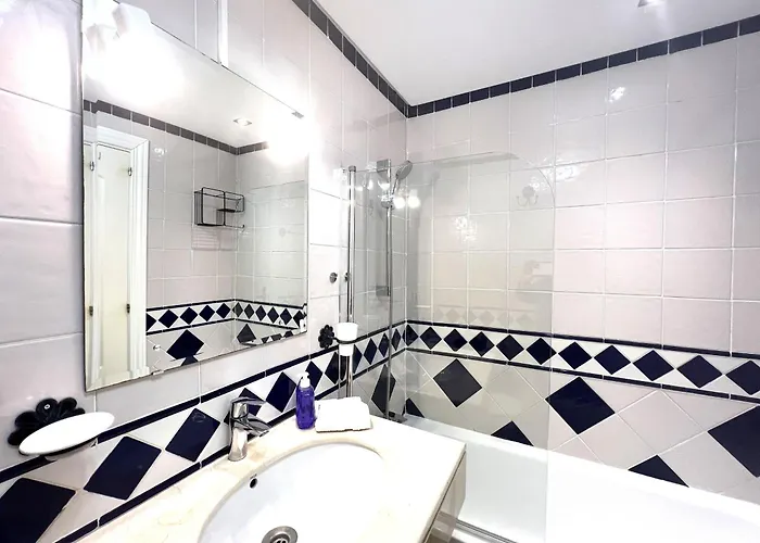Stylish Townhouse In Beachfront Complex Nyaraló