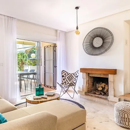 Stylish Townhouse In Beachfront Complex *