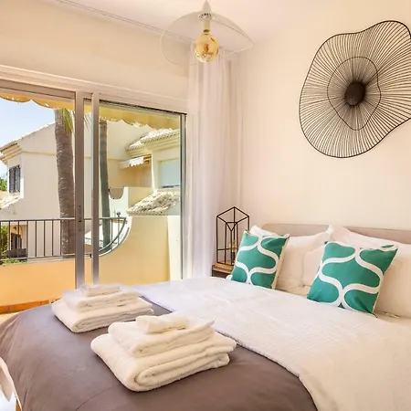 Stylish Townhouse In Beachfront Complex بيت للعطل *