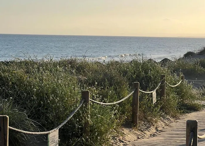 Stylish Townhouse In Beachfront Complex 別荘 *