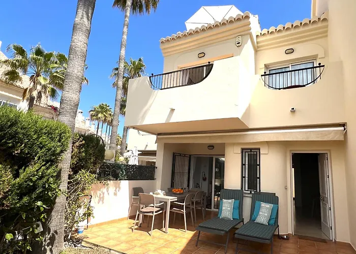 Stylish Townhouse In Beachfront Complex Marbella