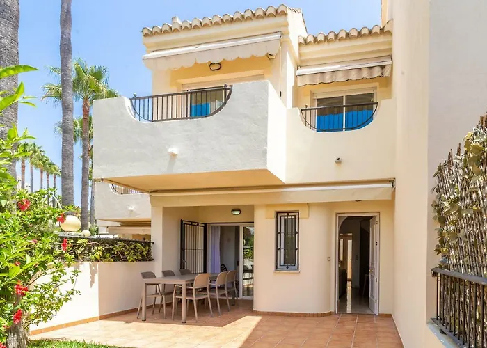 別荘 Stylish Townhouse In Beachfront Complex マルベーリャ